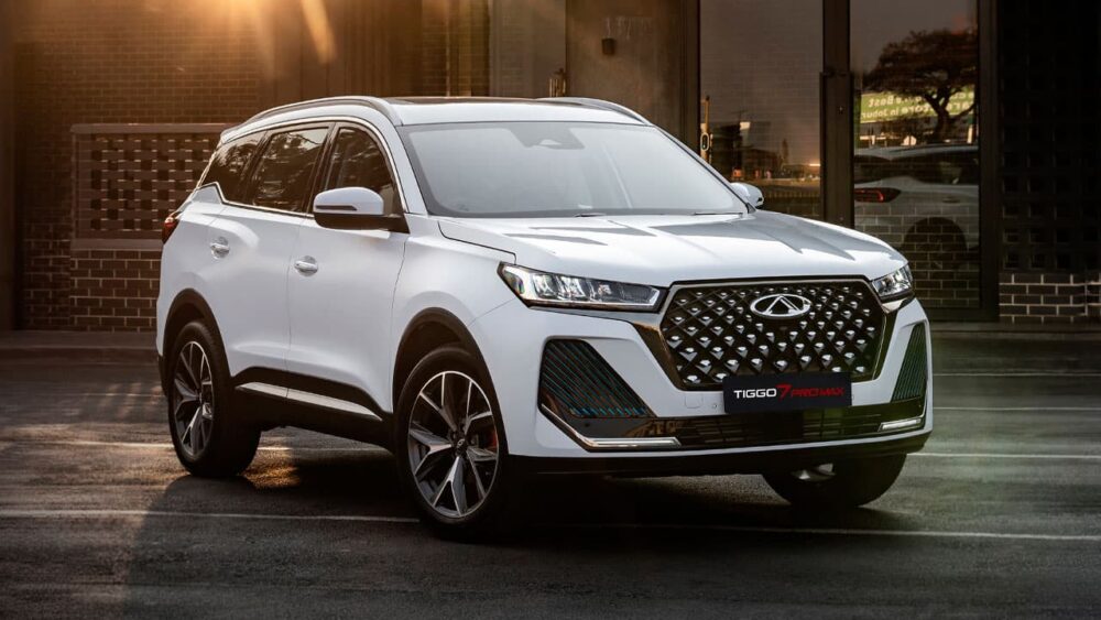 Система экстренного торможения: тестирование в дождь на Vesta и Chery Tiggo 4