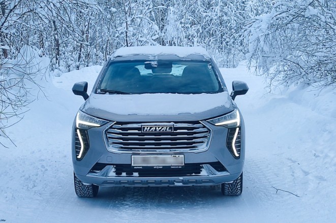 Размеры колесной базы: 2635 мм у Vesta против 2700 мм у Haval Jolion